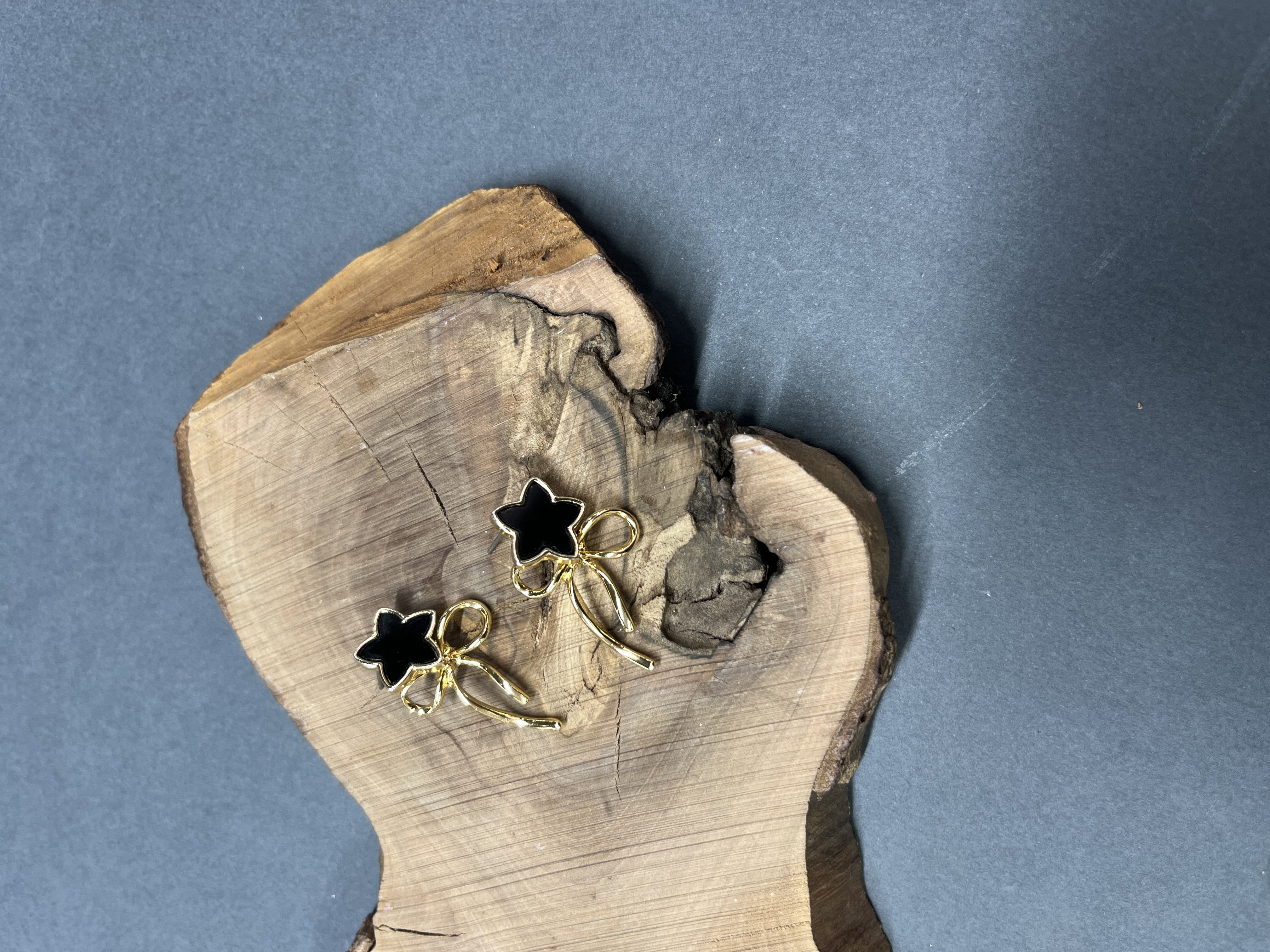 گوشواره ستاره با آویز پاپیون