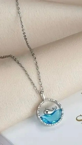 گردنبند دم وال